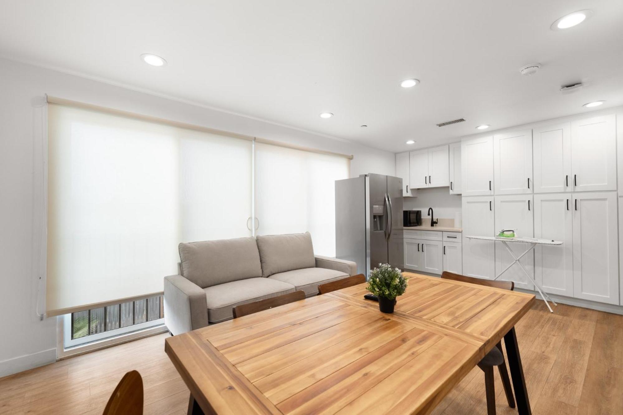 Charming Urban Retreat Near Usc In La- Private Room With Share Living Room With Kitchen Los Angeles Zewnętrze zdjęcie